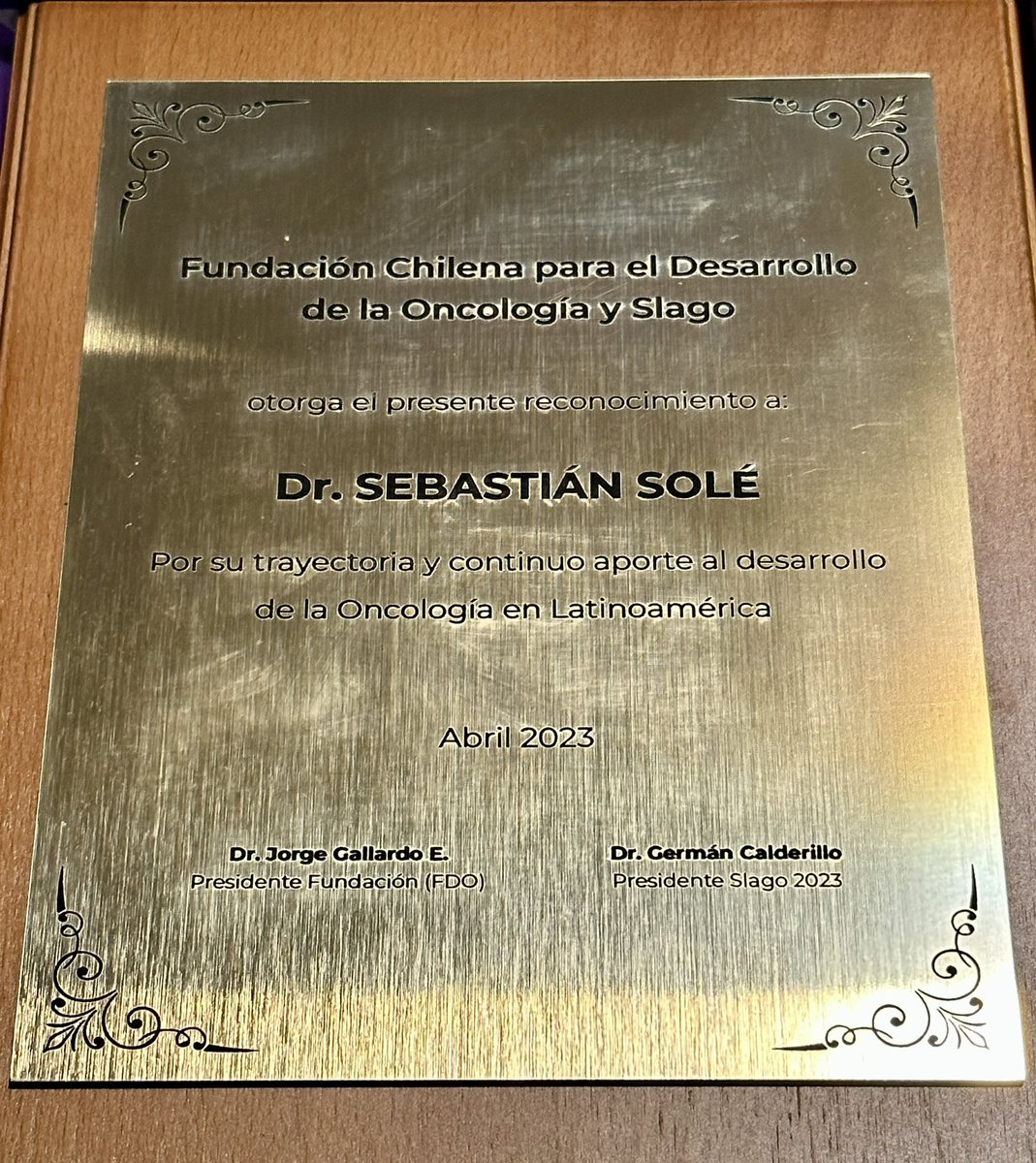 SEBASOLE's tweet photo. Sorprendido, feliz y agradecido por el reconocimiento de mis colegas de Latam en Slago 2023.
@SochiraCl
@soccancerchile
@sochicir
@SChOncologia
@pablogmrtfalp
@iramchile
#Cancer
#slago
@SLAGO2023 https://t.co/l7nDQZlCr6