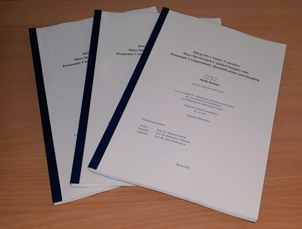 🐍PhD Thesis submitted 🤯

1 Dissertation
5 Years
10+ Publications
153 Pages
583 References
66895 Words

... and everything about venoms and mass spectrometry - what an experience!

#phdlife