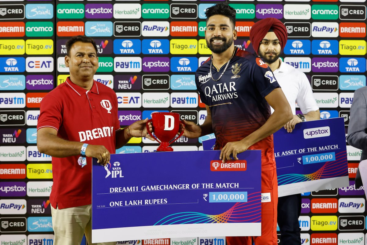 IPL's tweet photo. In Match 2️⃣7️⃣ of #TATAIPL between #PBKS &amp; #RCB

Here are the Dream11 GameChanger, RuPay On-The-Go 4s of the match &amp; TIAGO.ev Electric Striker award winners. #PBKSvRCB

@Dream11 | #SabKhelenge
@RuPay_npci | #RuPayCreditonUPI | #BeOnTheGo
@Tatamotorsev | #Tiagoev | #Goev https://t.co/nDO4hriY9E
