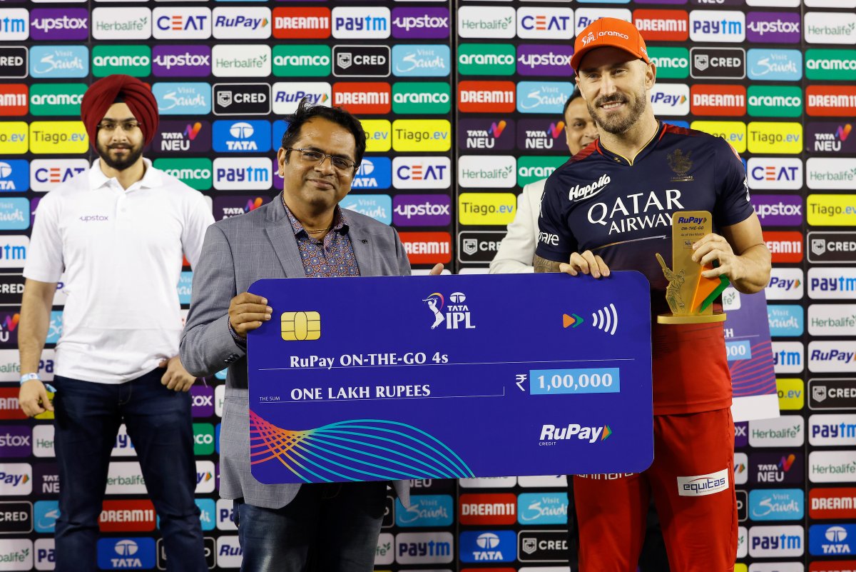 IPL's tweet photo. In Match 2️⃣7️⃣ of #TATAIPL between #PBKS &amp; #RCB

Here are the Dream11 GameChanger, RuPay On-The-Go 4s of the match &amp; TIAGO.ev Electric Striker award winners. #PBKSvRCB

@Dream11 | #SabKhelenge
@RuPay_npci | #RuPayCreditonUPI | #BeOnTheGo
@Tatamotorsev | #Tiagoev | #Goev https://t.co/nDO4hriY9E