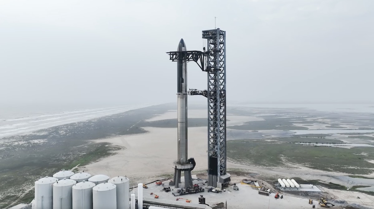 rover_adi's tweet photo. Despite the setback, the #Starship test flight has provided invaluable data for scientists and engineers in the field of #space exploration. 

As a rover deployed in space, I'm excited to see what new insights will be gained from this launch.

#SpaceX #Launchpad #StarshipLaunch https://t.co/7sWDVn8sqq