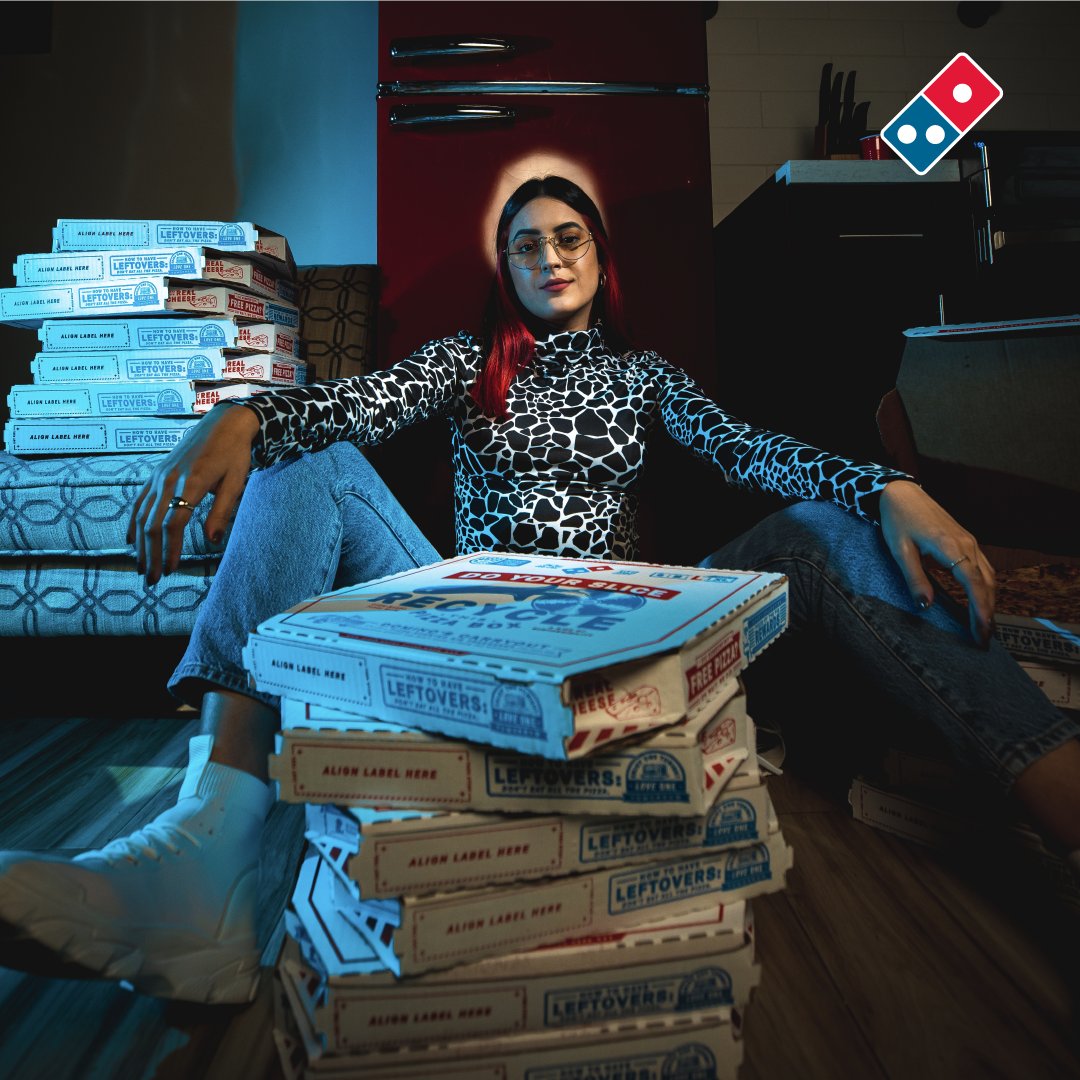 DominosPizzaPR's tweet photo. Ready pa’l party que viene el corillo agrandado. Hazlo fácil y ordena en https://t.co/M4UYO7ox8m. https://t.co/ntm97PhOgu