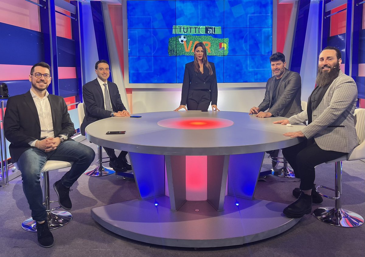 lucacerchione's tweet photo. Alle 17:00, su @tvdellosport, saremo in onda con #TuttiAlVar.
@jolandafiore in conduzione, @ClaudioAga91, @robertopampa9 e l’avvocato Luis Vizzino al tavolo tecnico.
Canale 60 in tutta Italia! https://t.co/zuKdgFp9jE