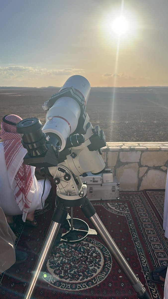 SaudiNews50's tweet photo. توفير أجهزة ترائي دقيقة في مرصد #تمير لتحري هلال شوال.

- https://t.co/h5pNUWXMCB