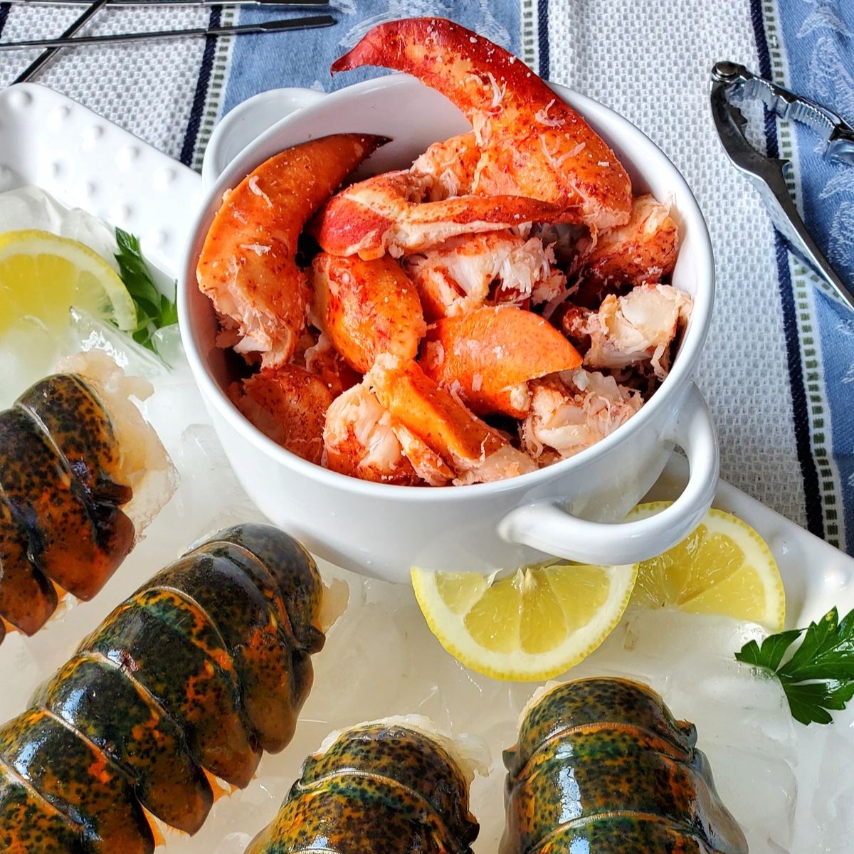 PescatoreNY's tweet photo. 🦞🤤 Let's talk lobster at our GCT Market 🦞🤤 With our hand-picked Maine lobster meat, your tastebuds will think you left Manhattan and took a trip to New England on your lunch break 😉😍 https://t.co/EhJyuoQWt1 #mainelobster #freshmainelobster https://t.co/iDoI3dko3X