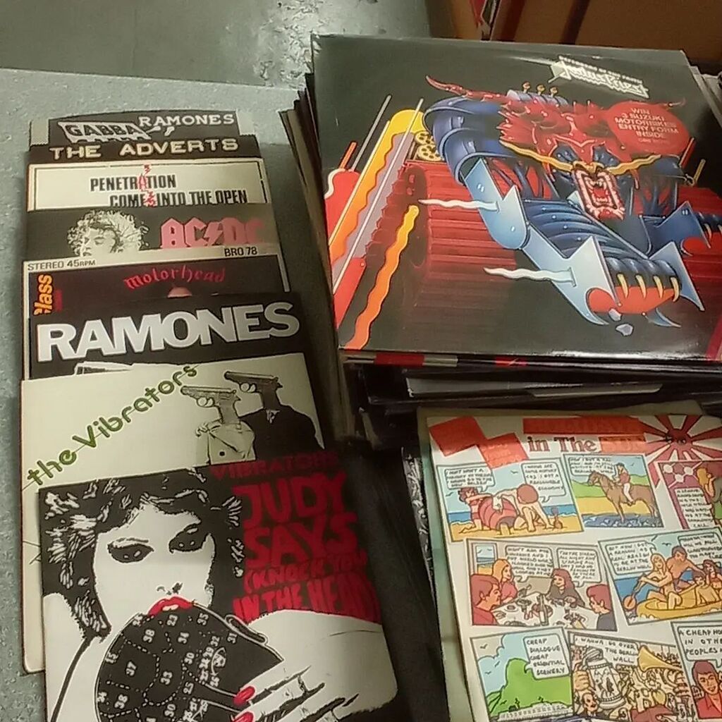 And just like that, another nice collection walks in off the street! This time lots of good rock and punk vinyl! #motorhead #hardrock #judaspriest #heavymetal #punk #punkrock #metalrecords #metalvinyl #punkvinyl #records #recordcollecting #recordshoplife… instagr.am/p/CrQn8LRIWm_/