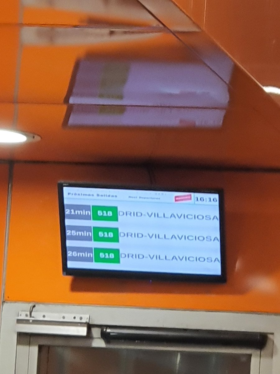 Susanaggr's tweet photo. Tiempo de espera de verguenza a las 16.00 horas para coger autobus en Principio pio.
 #businterurbano
#deblas #autobusmadrid 
#comunidademadrid
#transportedemadrid https://t.co/Z2hG1u6U3r