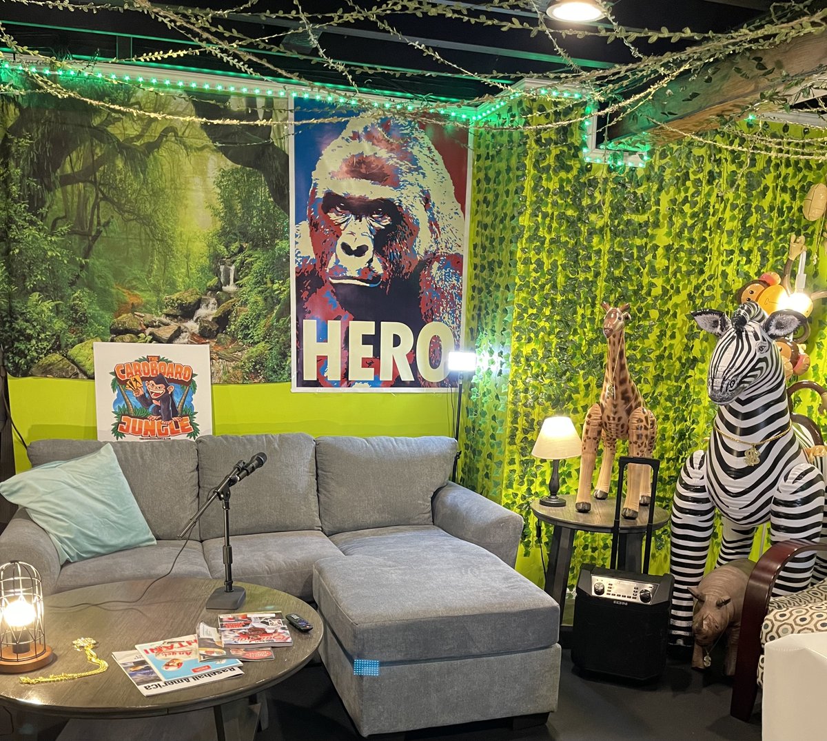 TheCBJungle's tweet photo. $19.95 breaks tonight and tomorrow night at 8 PM ET. Live from The Cardboard Jungle. Prizm and Chronicles #NFL Draft Picks tonight. '21 & '22 Optic #MLB tomorrow. All cards ship free and same day. #StatBoy
https://t.co/qoCtq51on9 https://t.co/icFxRFdcYD