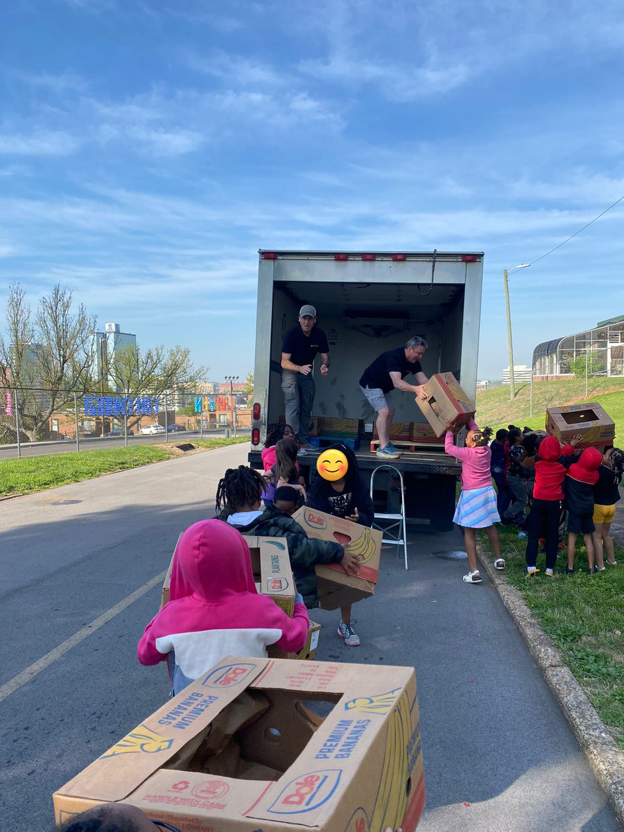 Thank you <a href="/knoxvilleDC/">Knoxville Dream Center</a> for teaching our 2nd graders about how you help our community with the mobile food pantry! They loved making connections to our PBL on food justice! <a href="/GMASteam/">Green Magnet Academy</a>