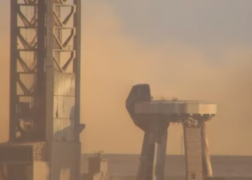 DMontalbanoJr's tweet photo. Clearing the tower - Just incredible! Such an amazing accomplishment!  When I saw this view, it truly hit me.  What our future holds ...and what our generations to follow will be able to accomplish because of the work done here. #SpaceX #StarShip #FailFast #BroomstickForTheWin https://t.co/UULknzWTrV