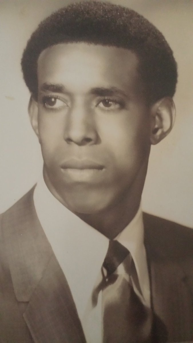 mrwoodsIV's tweet photo. Happy heavenly birthday to my dad Manley R. Woods III. We love and miss you very much. 🙏🏾❤️ https://t.co/oXXwdFP7oE