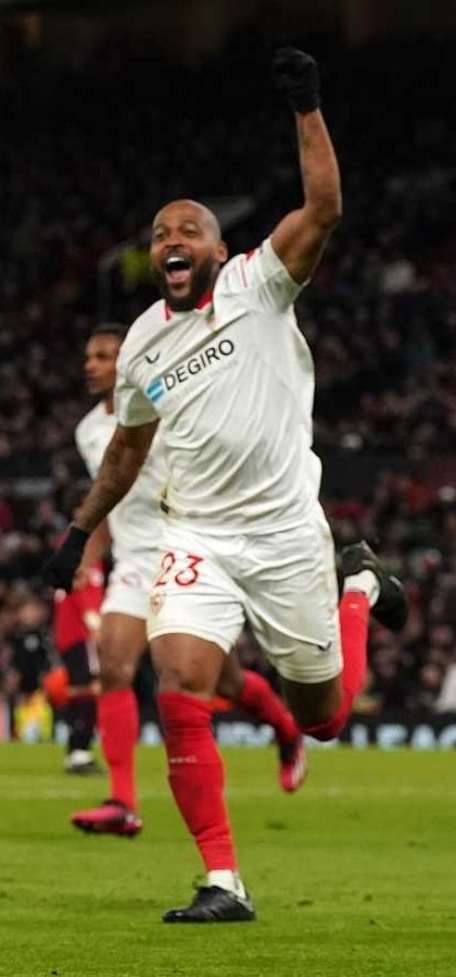 manumarquezl's tweet image. Voluntarios para marcar a un tal Rashford???
#SevillaFC
 #UEL