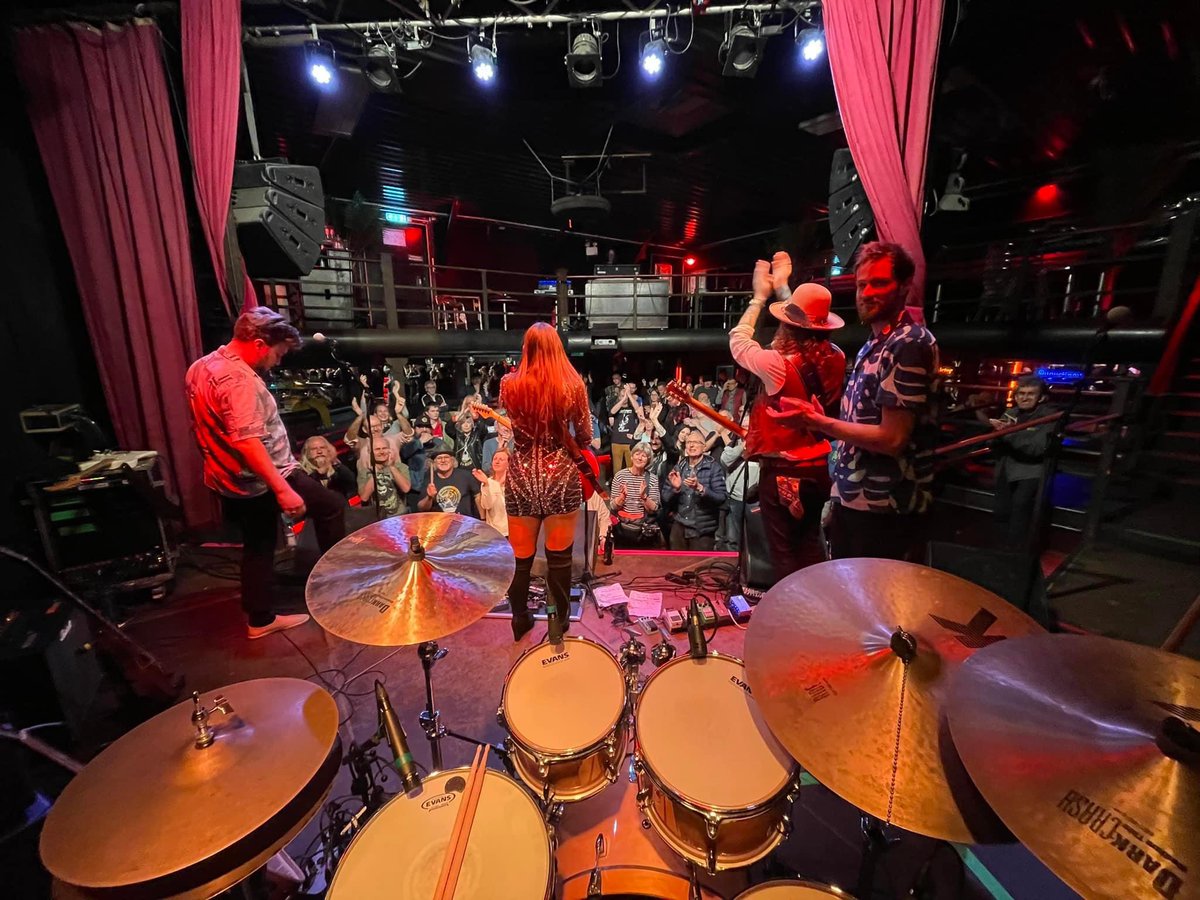 BluesCaravan's tweet photo. We have had some of the best crowds ever! Thanks to everyone for coming out so far! We have many more dates left on our spring tour! Do you have your tickets? 🎟️𝐆𝐑𝐀𝐁 𝐒𝐎𝐌𝐄 ➡️ https://t.co/mECWxTBGSG

#rufsbluescaravan #ashleysherlock #allyvenable #willjacobs #rufrecords https://t.co/xgzF6YkKvY