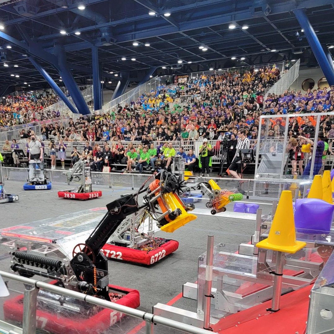Yesterday, over 620 FIRST Robotics Competition teams arrived at #FIRSTChamp. Today, their robots take on #CHARGEDUP presented by @ghaasfoundation. Watch the magic happen live on Twitch: hubs.ly/Q01Md3WG0
#OMGrobots