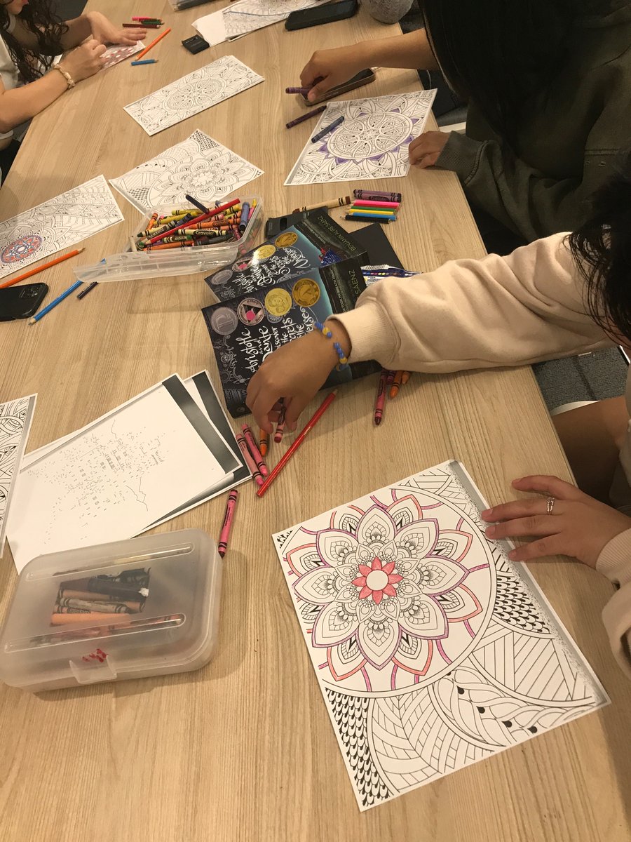 EastsideMHSLib's tweet photo. Mindfulness sessions in the library today❤️❤️❤️ @AustinISDLibs @EastsideECHS https://t.co/Yif9cGe2Bo