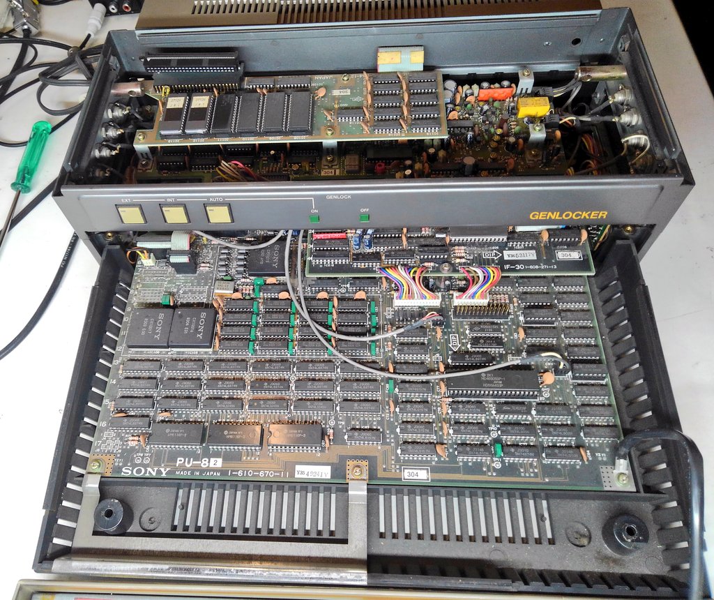 toshitada1973's tweet photo. SMC-70Gの中身！　70をベースに、追加装備がぎゅうぎゅうです。いよいよCPUが押し込まれてて見にくい！　#SMC70G https://t.co/h9j7Nwkgpd