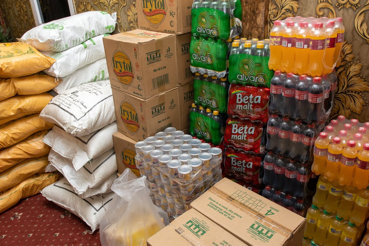 MTNGhana's tweet image. 🕌🤲 We're here at the National Chief Imam's home, spreading love and support to the community! #GoodTogether #MTNGhana