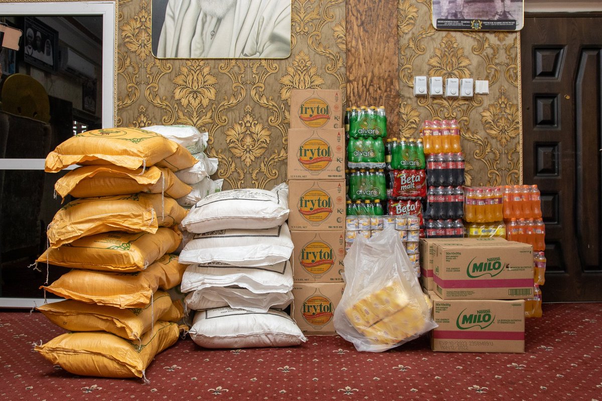 MTNGhana's tweet image. 🕌🤲 We're here at the National Chief Imam's home, spreading love and support to the community! #GoodTogether #MTNGhana