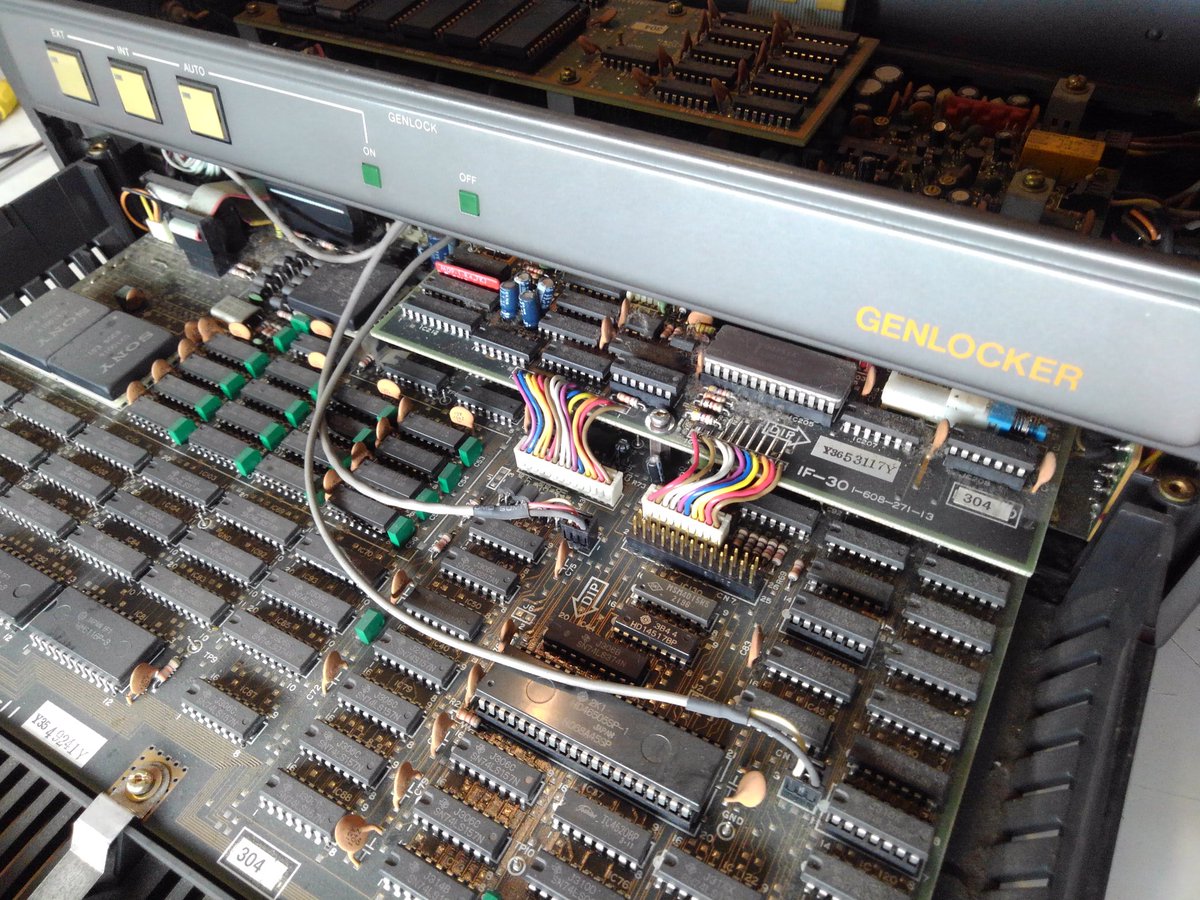 toshitada1973's tweet photo. SMC-70Gの中身！　70をベースに、追加装備がぎゅうぎゅうです。いよいよCPUが押し込まれてて見にくい！　#SMC70G https://t.co/h9j7Nwkgpd