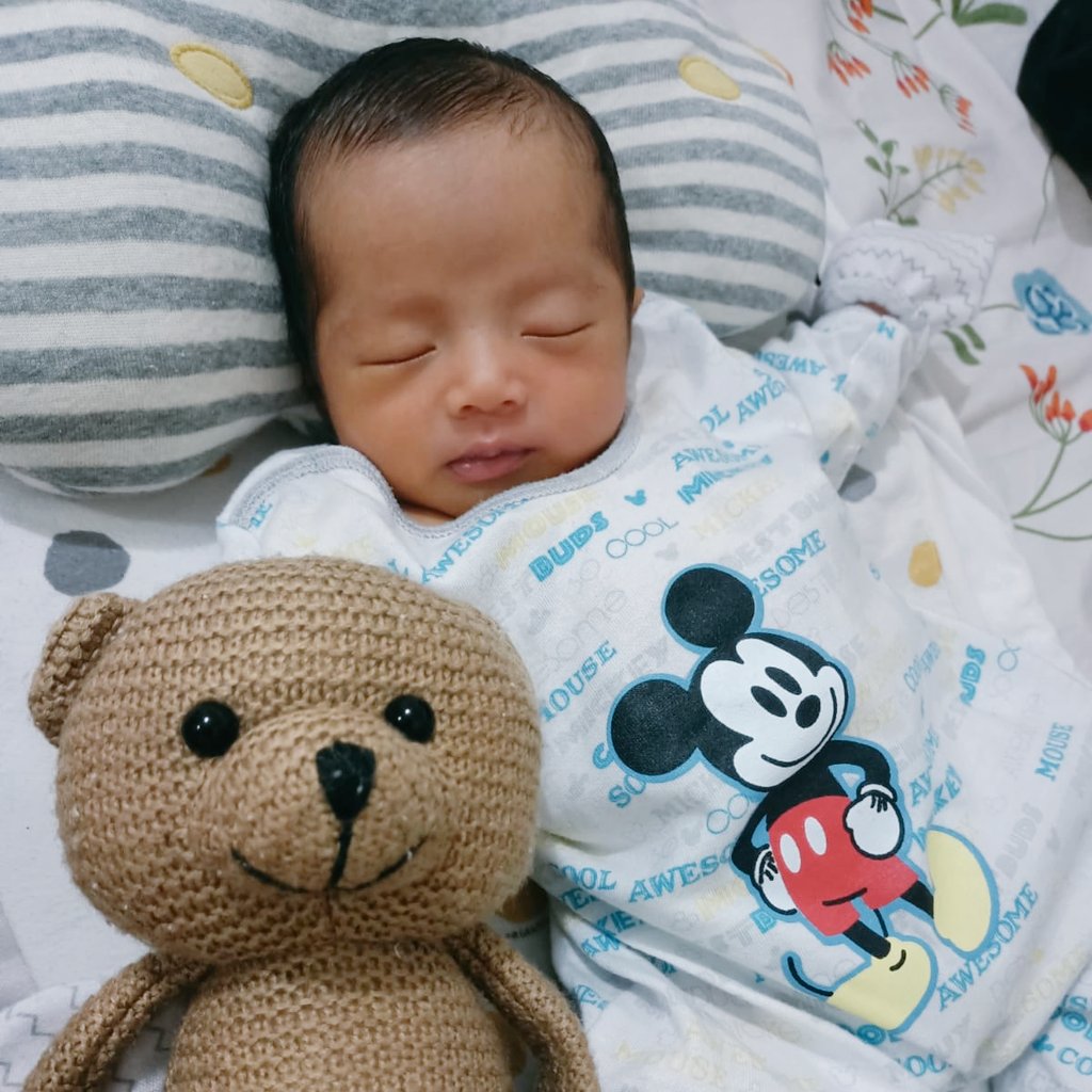 riyadinugraha's tweet photo. Bumi 😶‍🌫️ #FotoProfilBaru https://t.co/Fs1T6LTuNo