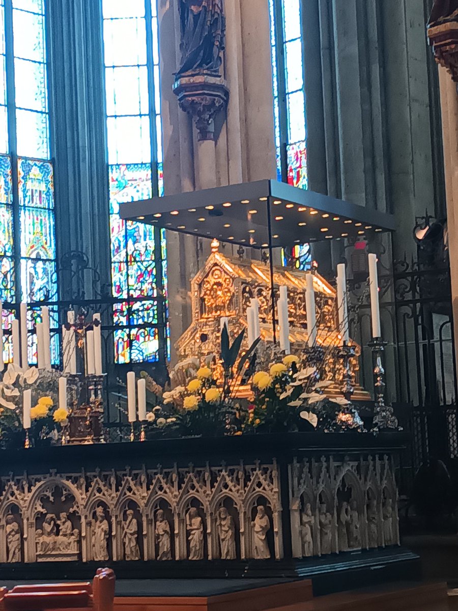 StMels's tweet photo. Day2 #borderhopping #Germany Aqualand & Cologne Cathedral 500 step tower climb. The Cathedral is an Unesco World Heritage Site & is famous for the shrine of The Three Wise Men. There was plenty of time for shopping,exploring the city on scooters & all you can eat chinese meal https://t.co/l4PvUFKGk8
