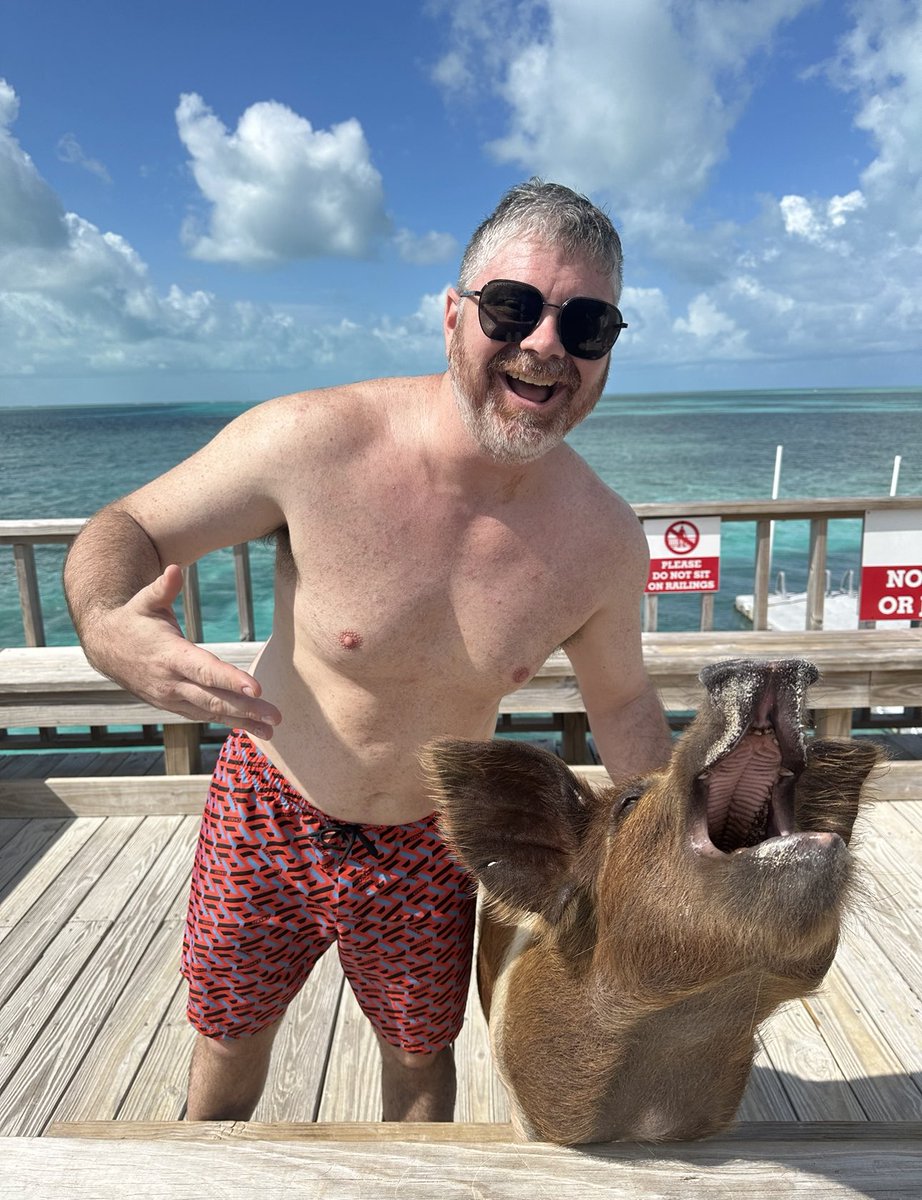 GUYS I MISSED COURT BUT STILL RAN INTO ADAM MOSKOWITZ AND WE MADE UP!  PHOTOS OF ME AND ADAM MOSKOWITZ SPONSORED BY https://t.co/RtFomcGkfX