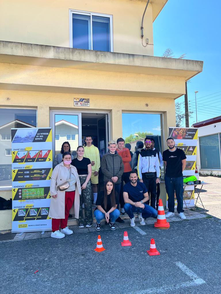 🎲 Avec les jeunes des missions locales de #Vallauris et #Menton !

💥 Modules interactifs autour des dangers liés a la conso’ de produits psycho-actifs, alcool et stupéfiants notamment…
#SecuriteRoutiere
