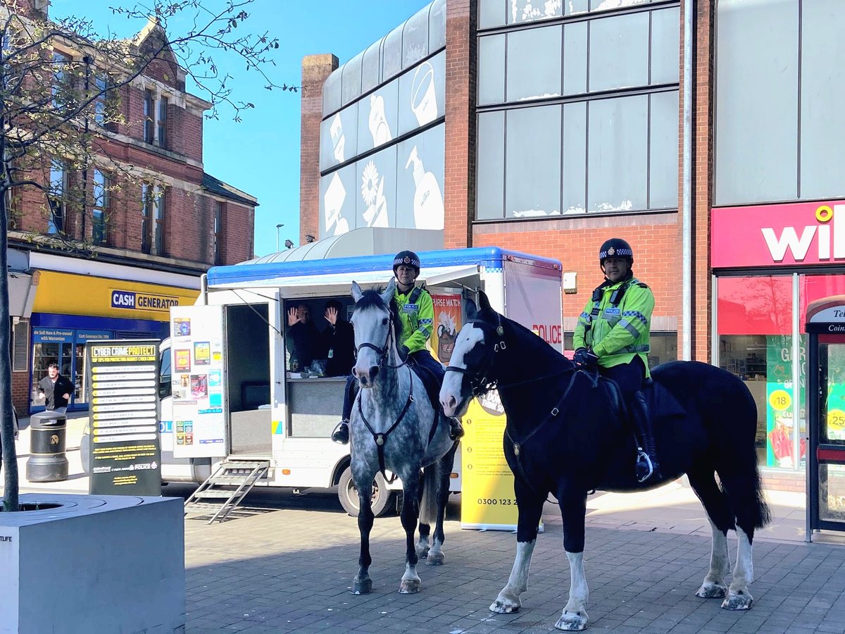 GMPHorses's tweet image. Today we have been supporting colleagues in #Bury on #OpAVRO PH Little Dorrit &amp;amp; Jaggers have been deployed in the town dealing with anti-social behaviour. PH Hexam managed to locate an abandoned vehicle in #Ramsbottom the driver of which was last seen running towards the swings.