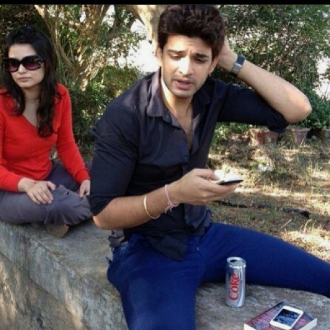 Monalis50801440's tweet photo. Book - phone - diet coke ๐
Iski priority humesha set hi hoti hai
@kkundrra look what I found bts of #Vtheserial i wanted to watch the show again I was in 7yrs old tab dekha tha๐ฅบ apki most of youth shows kyun nahi hai online๐ข๐ข
#KaranKundrra
#TejRan https://t.co/JkQjBx0Lg9