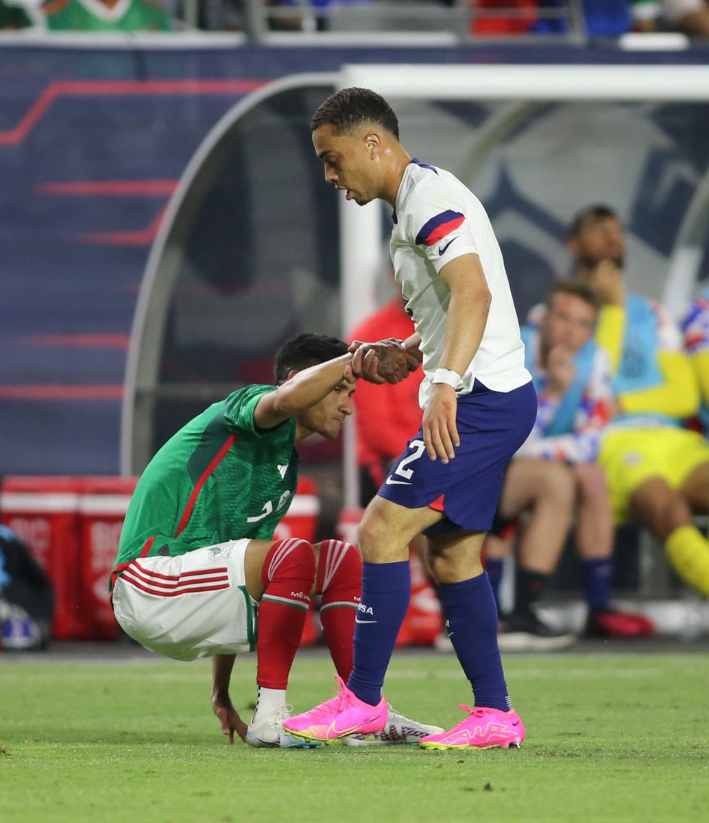 sergino_dest's tweet photo. Good to get some important minutes in the tank! It’s always an honour to represent my country 🇺🇸❤️ @USMNT https://t.co/XSSw48EIP4