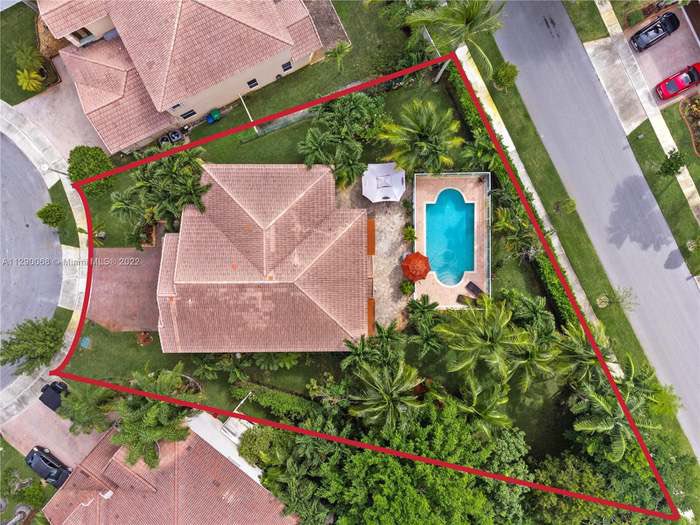 Chrissstopher_'s tweet photo. JUST SOLD / Miramar, FL / $830k / Represented Buyer

One of the best and largest lots in the community! 

I’m always ready to help new clients so if there’s anything I can assist you with please feel free to reach out to me. Who you hire matters! 👊🏽 https://t.co/vBYCmXZCOr