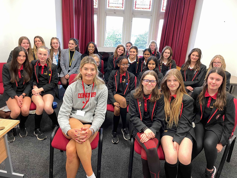 🏐 Our netballers were delighted to meet Fran Williams, Loughborough Lightning and England Roses defender.
Fran shared her inspiring story, from her beginnings at Woodley Netball to gaining an Economics degree and touring the world with fixtures.
#SJCRCollaboration #SJCRConfi ...