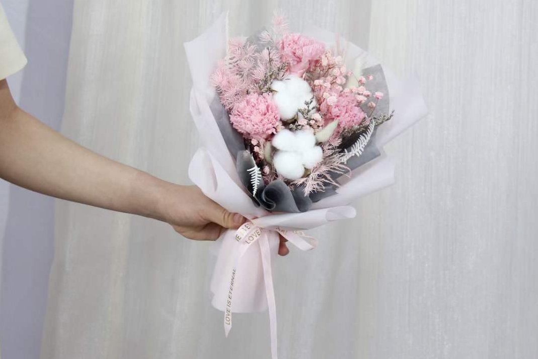 Wholesale Everlasting Flower Supplier - Perfect for Gifting on Mother's Day. Order Online Now! pampasroom.com WhatsApp: +8615906526590 #flowerarrangement #driedflowersph #driedflowerdecor #weddingflowers #homedecor #sabreashop #supportlocalbusiness #import #TradingCards