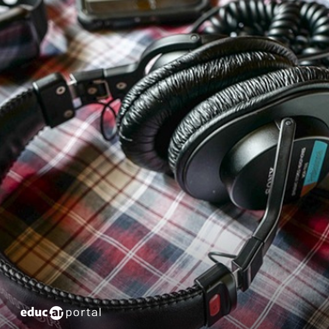 educarportal's tweet photo. #EducApps: ¿se animan a crear música? ¡Es muy divertido!
👉Hay aplicaciones que permiten hacer mezclas de sonidos, editar ritmos, jugar con diferentes estilos musicales y ¡mucho más!
En esta nota les recomendamos algunas.
➡️https://t.co/VF5sMRYHM7 https://t.co/QFcOtF5UhK