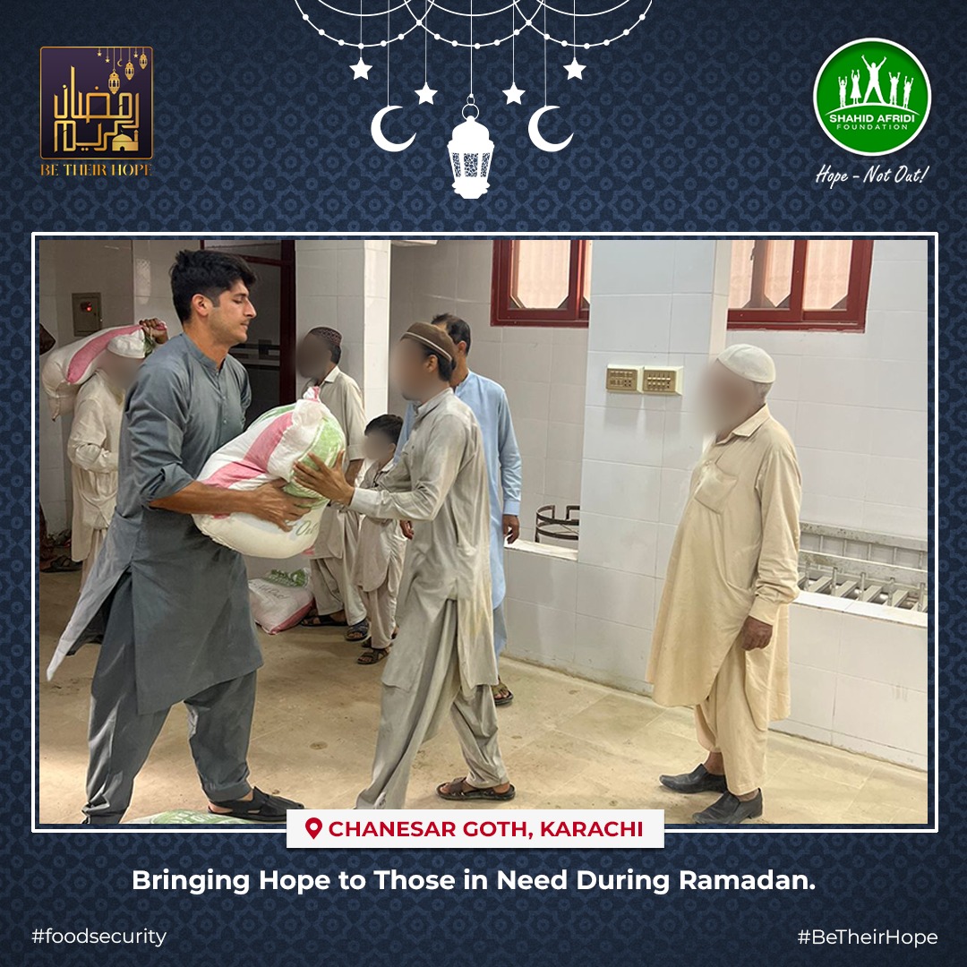 SAFoundationN's tweet photo. Empowering the underserved communities with #foodsecurity. A Ramadan Ration Drive was held for 250 Households in Karachi. Cricketers @mirhamza_k & @ShahnawazDahani also played a part in feeding smiles! Ensure #HopeNotOut & #BeTheirHope with your Zakat: https://t.co/wS93lvRhUj https://t.co/twYqc3if7e