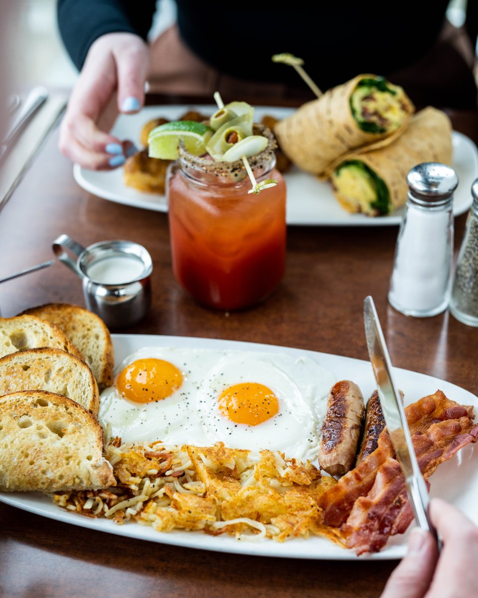 White_Spot's tweet photo. It doesnโt get more classic than our classic White Spot breakfasts! Start your day right and fill up on Natโs Hearty Breakfast or our Turkey Avocado Breakfast Wrap for a taste thatโs sure to satisfy.
#WhiteSpot #VancouverFoodie #BCEats #YVReats #BreakfastMenu https://t.co/TgSOdgmtNz