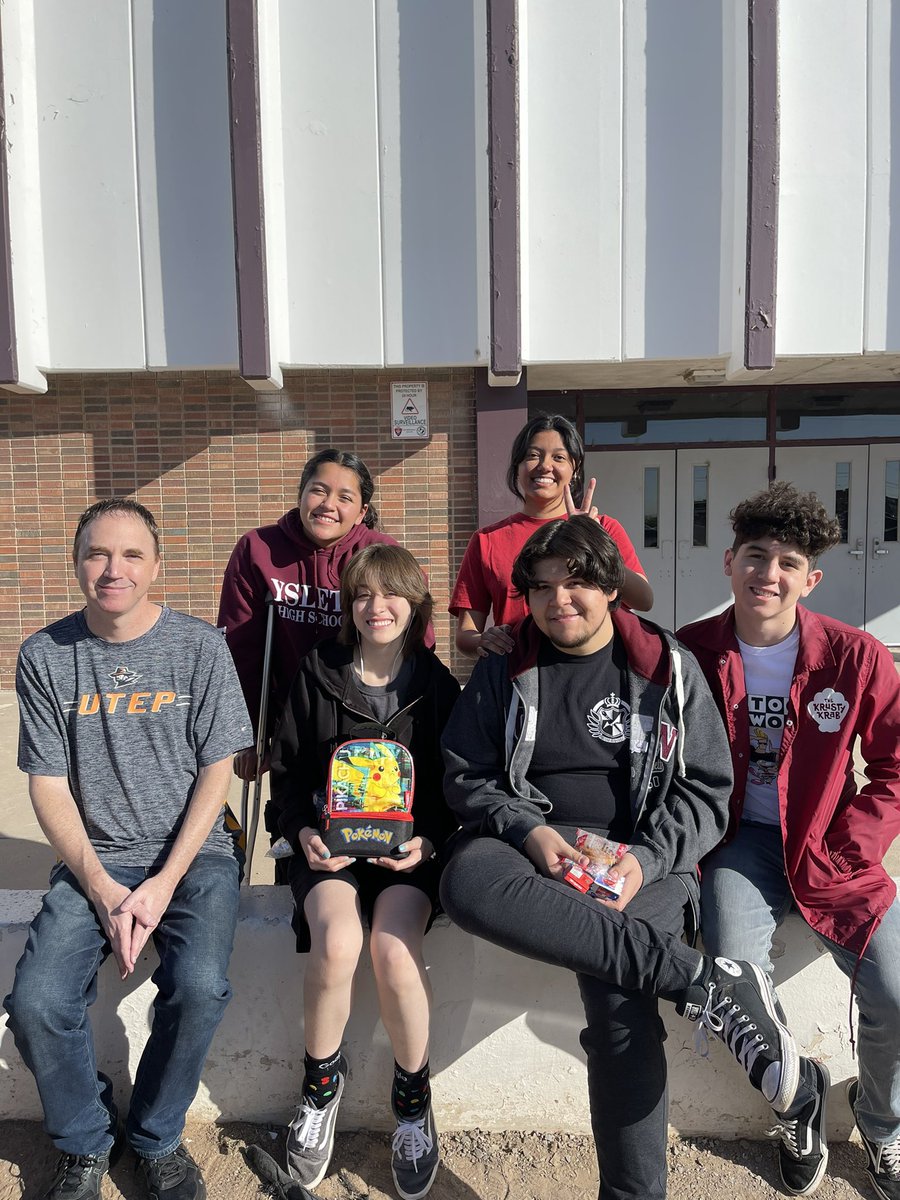 ysletadebate's tweet photo. Good luck to Paola, Michael, Deborah, Dahlia and Erick, at UIL Regionals 👏🏽 Safe trip to Lubbock ! https://t.co/PbNIdRGq11