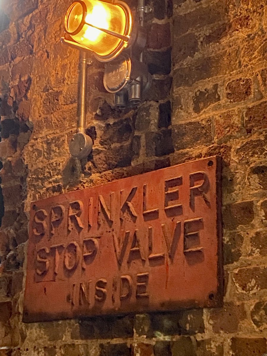 artfoundryman's tweet photo. Lovely old cast iron sign in @BlacklockChops , Shoreditch
#IronworkThursday #CastingThursday https://t.co/9q6cnHQLUx