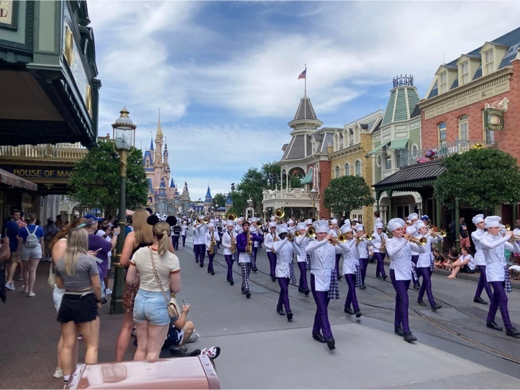 Check out these action shots from your BMR Marching Band in Disney! 
💜💛