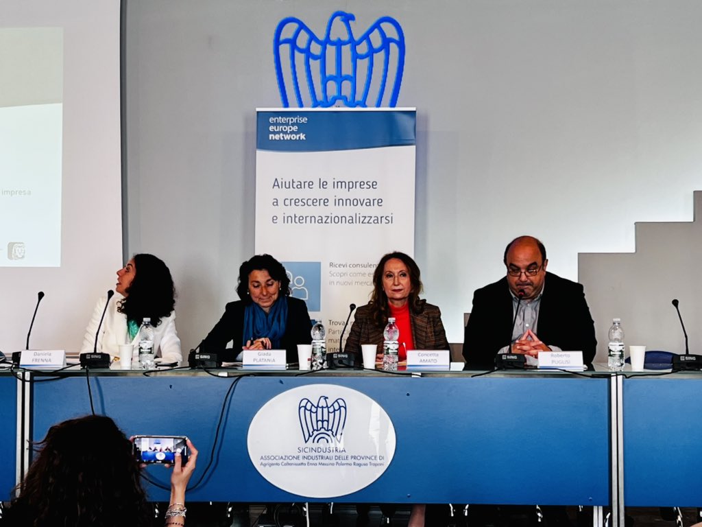 Sicind_Conf's tweet photo. #Strategie, #obiettivi, #strumenti: dalla costruzione di un piano di #marketing alla definizione di una strategia omnichannel. Ecco come il #digitale può sostenere lo #sviluppo delle pmi.
Ne stiamo parlando adesso in #Sicindustria
#JobDigitalLab #EENCanHelp @EEN_EU @EEN_Italia https://t.co/YGvU6q5WXG