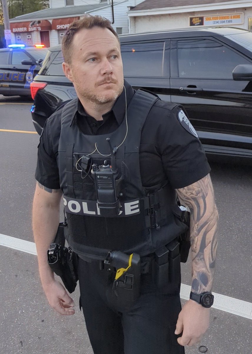 🧵 of some of the violent outside agitators in APD + Summit Co Sheriffs who brutalized + traumatized community members including many children with banned chemical warfare agents.
None of these shitbags live here.
these are militarized terrorists.
Justice For Jayland Walker