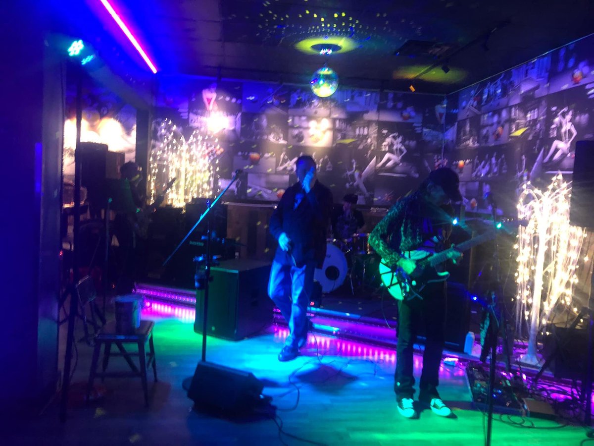 CCPedicabsllc's tweet image. #JetCity just sponsored 2 rides, don’t rock and roll too hard but keep us in mind for when you do and enjoy the show!