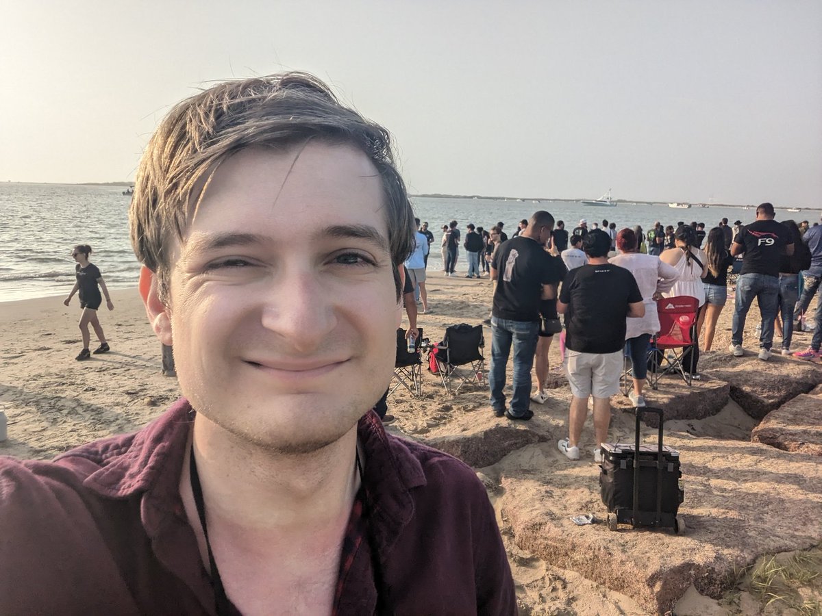 HunterAllyn's tweet photo. I was here for the @SpaceX Starship launch! Incredible crowd and absolutely stellar launch, loved watching the rocket go up, and explode with my own eyes! https://t.co/mCJZbU4osS