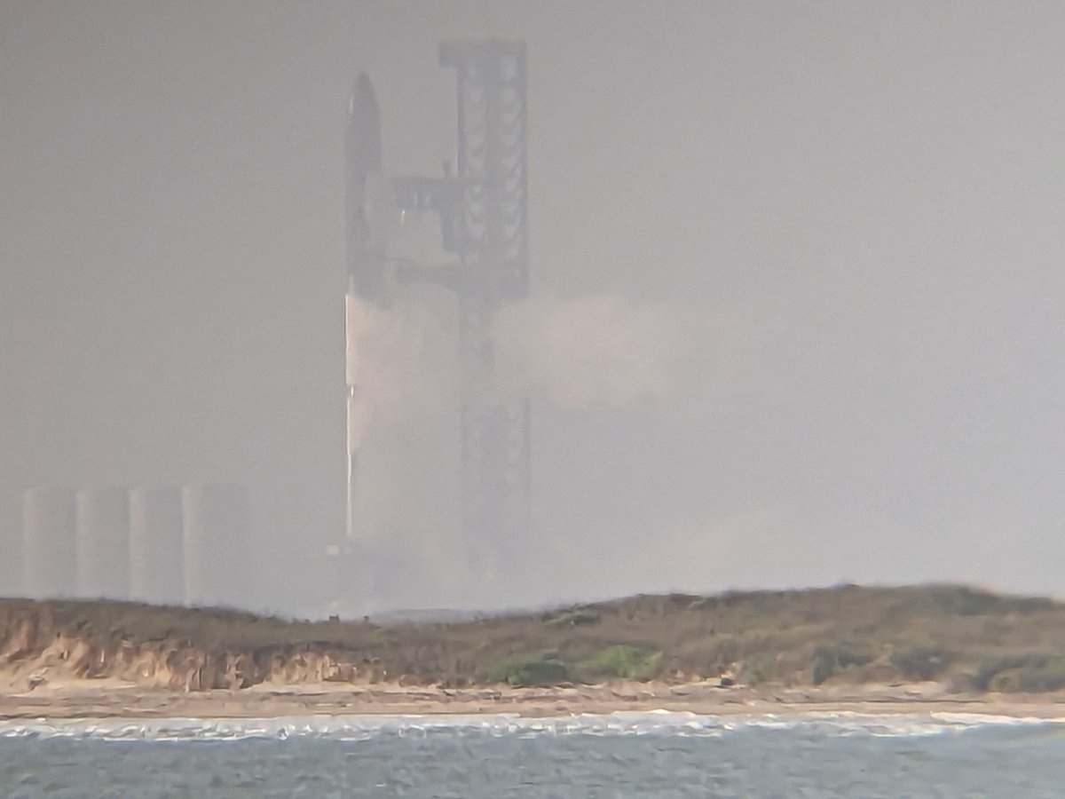 HunterAllyn's tweet photo. I was here for the @SpaceX Starship launch! Incredible crowd and absolutely stellar launch, loved watching the rocket go up, and explode with my own eyes! https://t.co/mCJZbU4osS