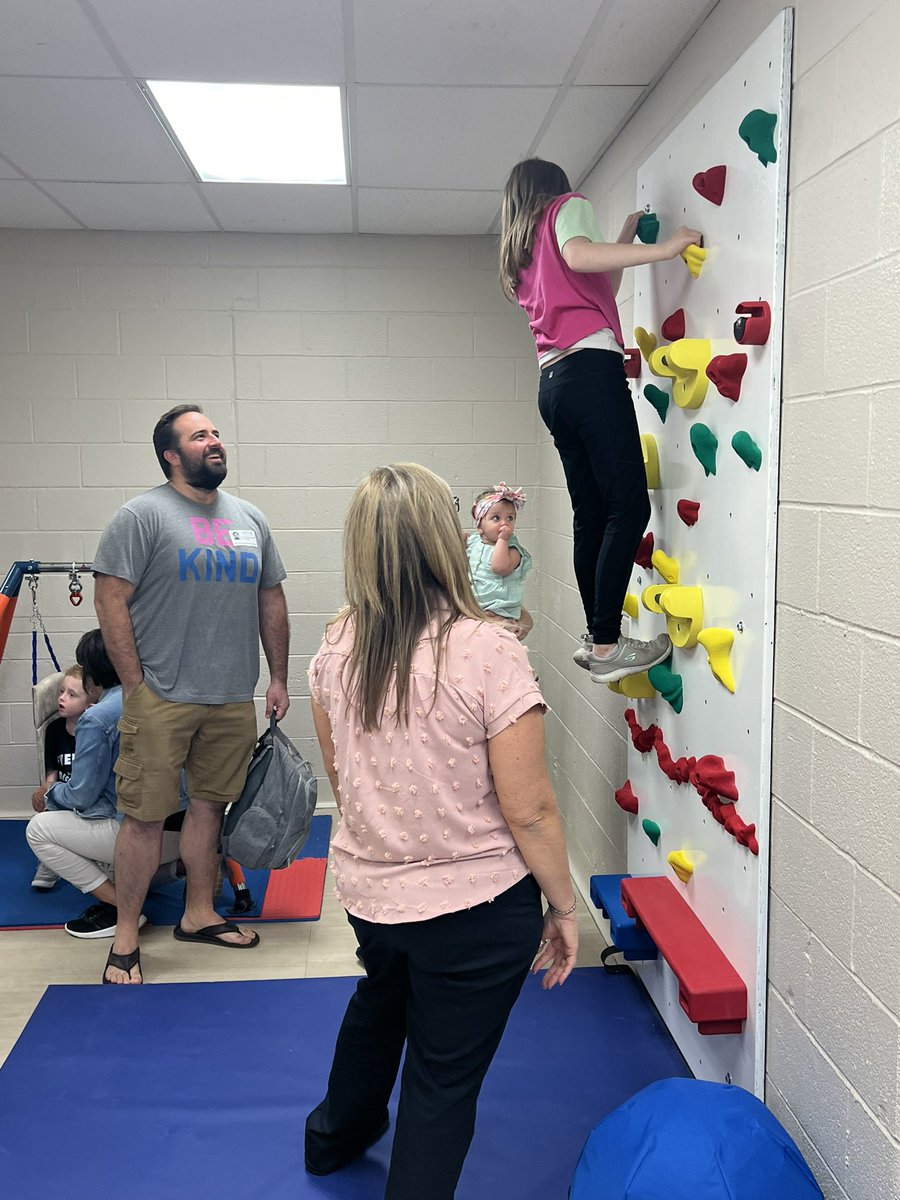 hockenberry52's tweet photo. The “McKinley Sensory Room” officially opens as our kiddos cut the ribbon today. Special thanks to the MLO BROS and all of our donors for their incredible dedication and effort to raise over $14,000 in less than two months! #SurroundedBySupport https://t.co/zgDDfVtreJ