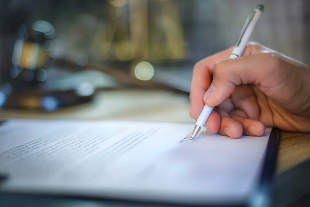 Business leaders criticise Government for ‘arguably recklessly’ and ‘inexplicably’ ignoring vital report – British Cleaning Council buff.ly/41LeAim