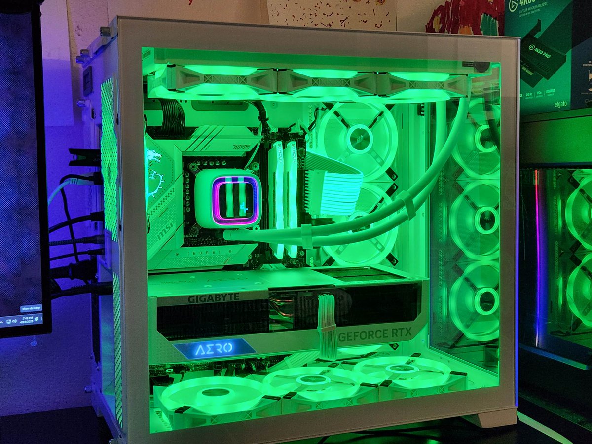 JohnbrownTv1's tweet photo. Happy #420. I may have quit tokin but my computer knows what's up. 🍁🔥😎💨 And if you're looking for a badass #Custom #pc then hit up @StinceBuilt and get your build on. #GoGreen #MeanGreenMachine #4090 #i913900 (I couldn't figure out how to change the rgb on the aio header) https://t.co/pKW9E1evEm