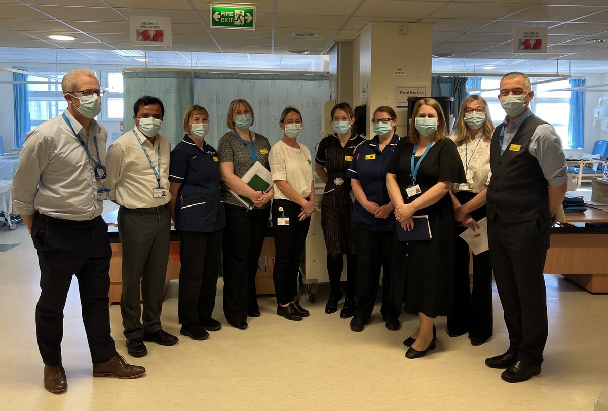 marob37's tweet photo. Great to welcome two of our non executive’s to our UHCW Renal Ward today. We spoke about the great team and service delivery, challenges and opportunities; plus they spoke to staff and patients @pijush357ray @VanessaMC_uhcw https://t.co/FpE1WMxc0m