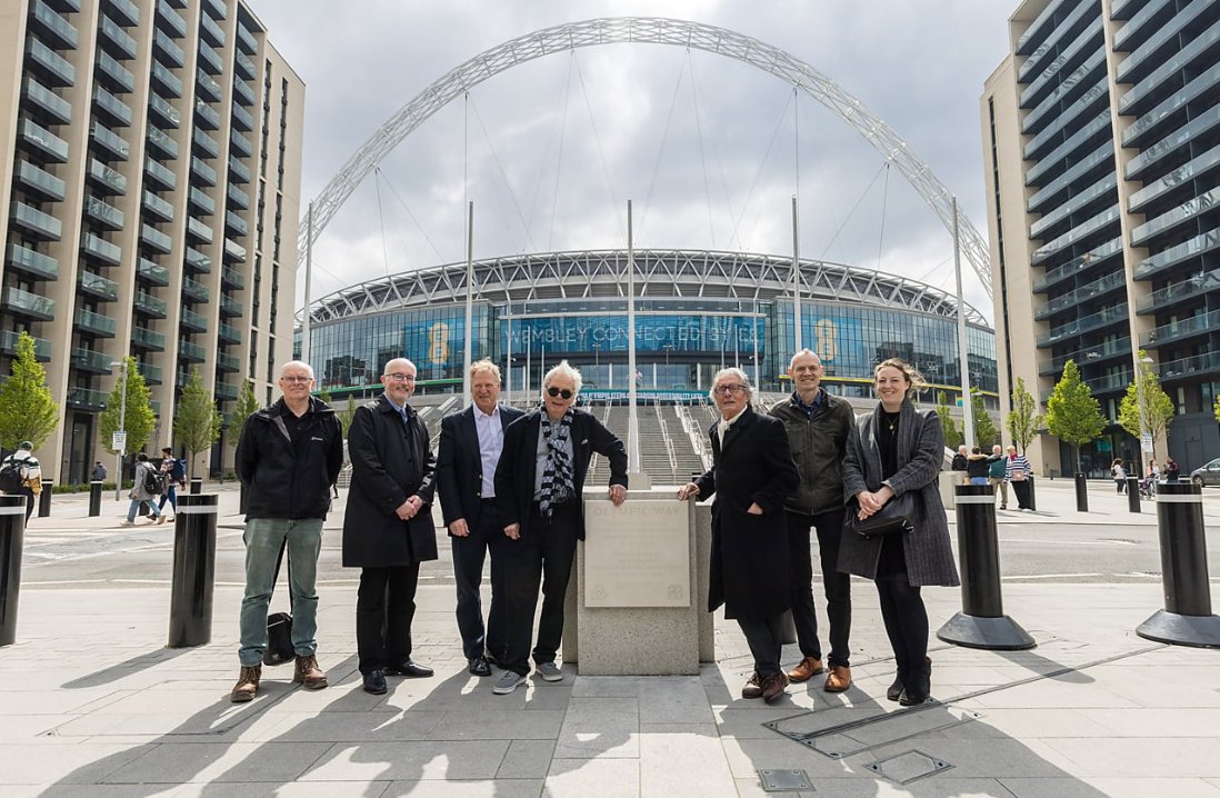 Yesterday, with the proud daughter of C. Steedman, Olympic Way's original engineer, we unveiled a restored plaque from the site's inception for the 1948 Olympic Games. We also unveiled a new plaque with @mayorofbrent celebrating the recent transformation of this iconic walkway!