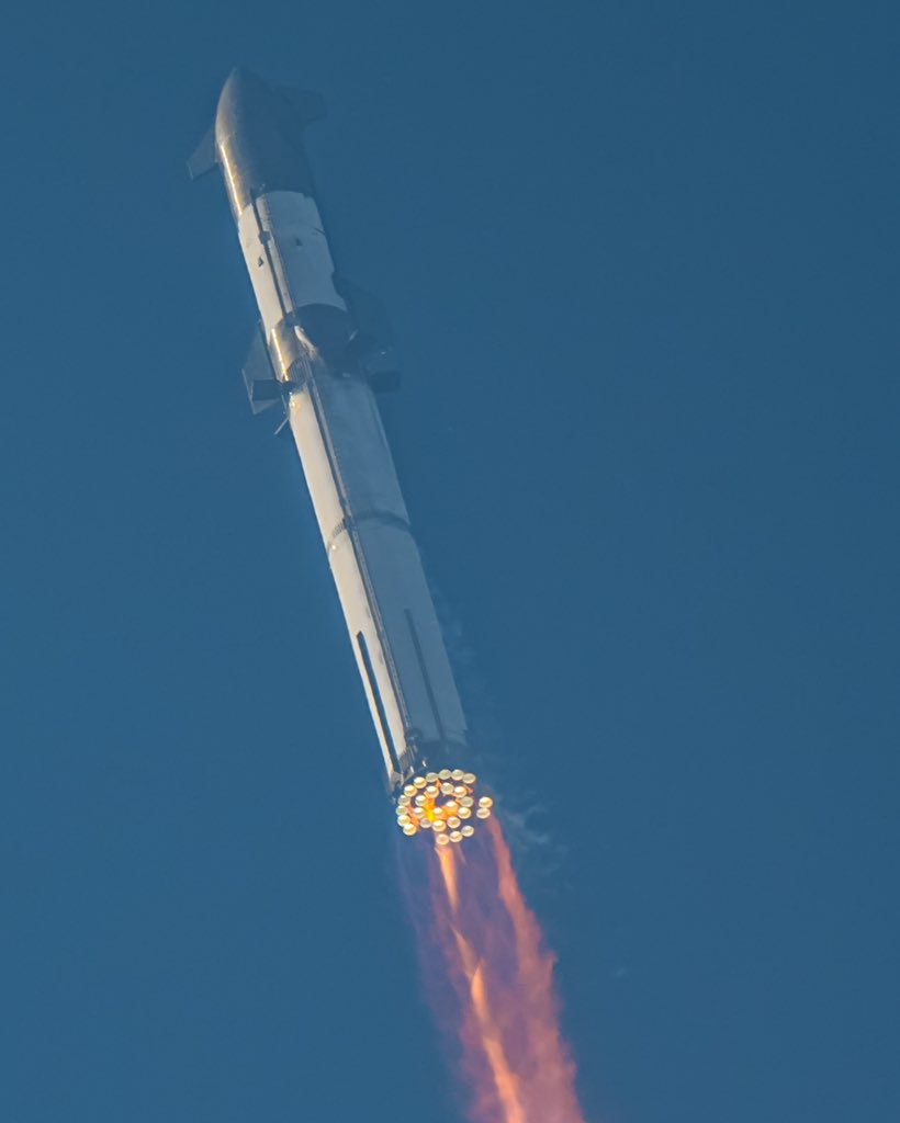 johnkrausphotos's tweet photo. Starship Super Heavy https://t.co/cUigk9Iv46